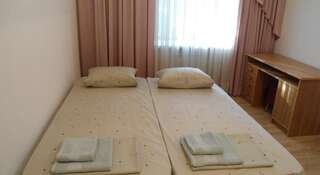 Гостиница Hostel Kvartira 12 Симферополь Двухместный номер с 2 отдельными кроватями-3