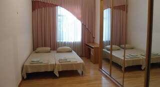 Гостиница Hostel Kvartira 12 Симферополь Двухместный номер с 2 отдельными кроватями-1